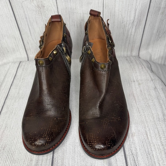 L’Artiste Spring Step Kacie Brown Leather Studded Ankle Boot Size 41/US 9.5-10 - Picture 3 of 7